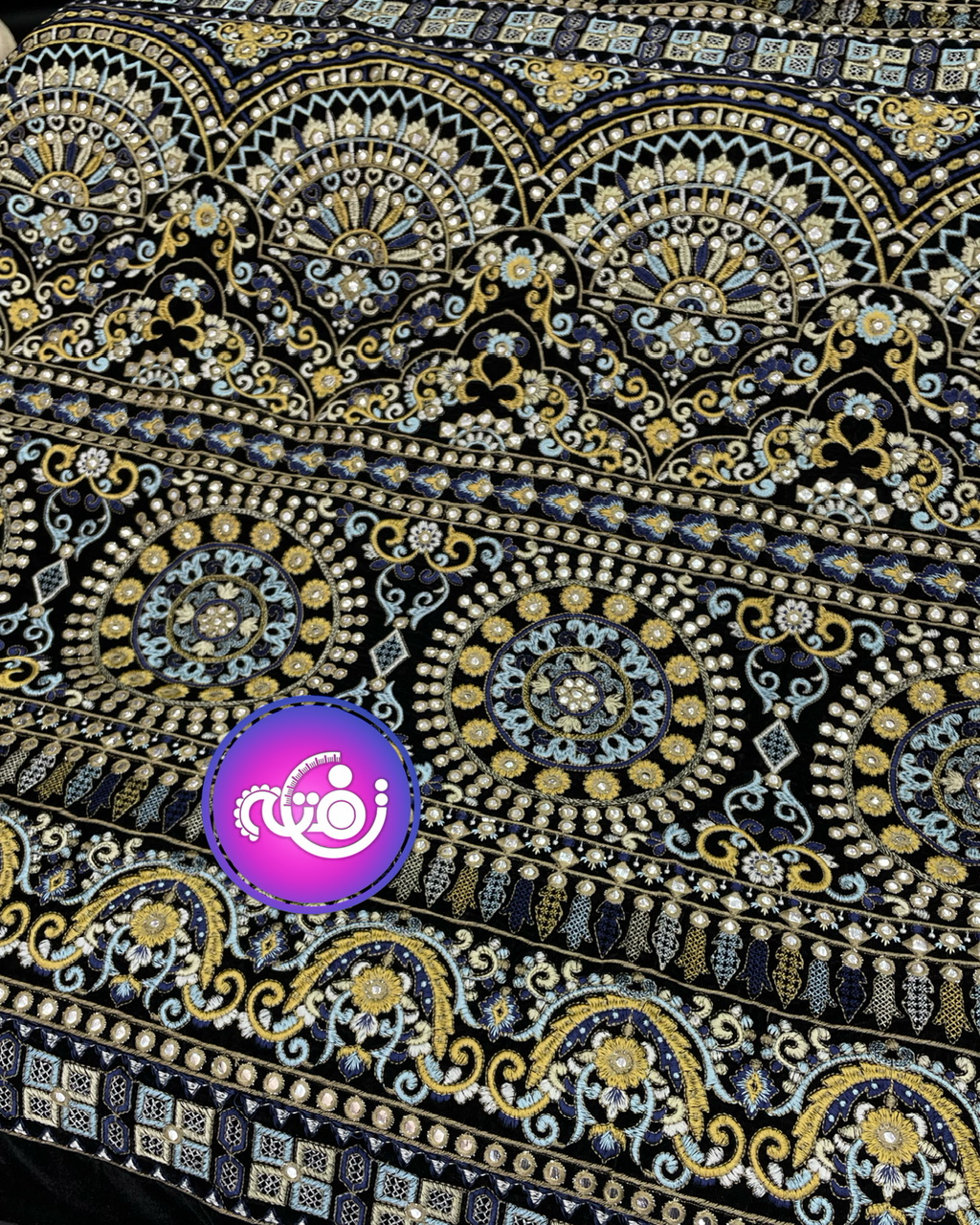 مخمل سوزن دوزی