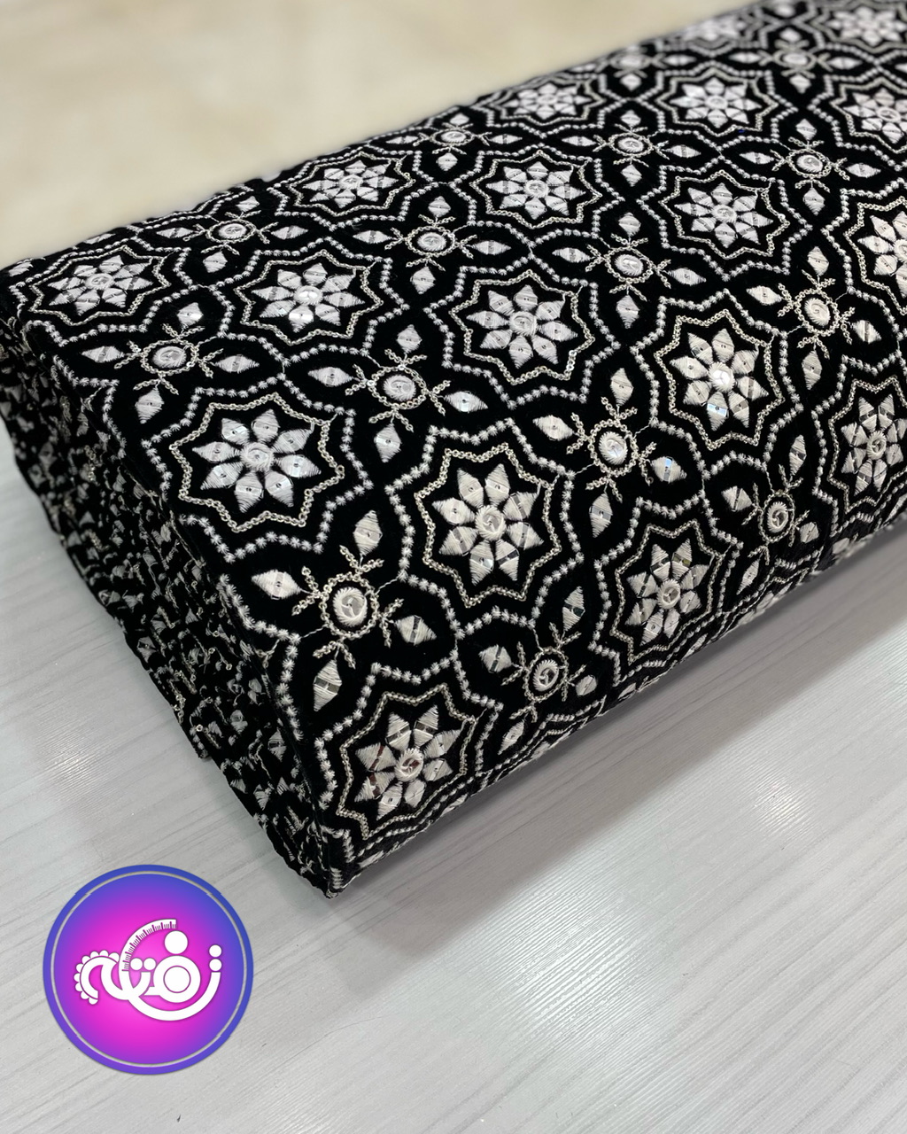 مخمل سوزن دوزی