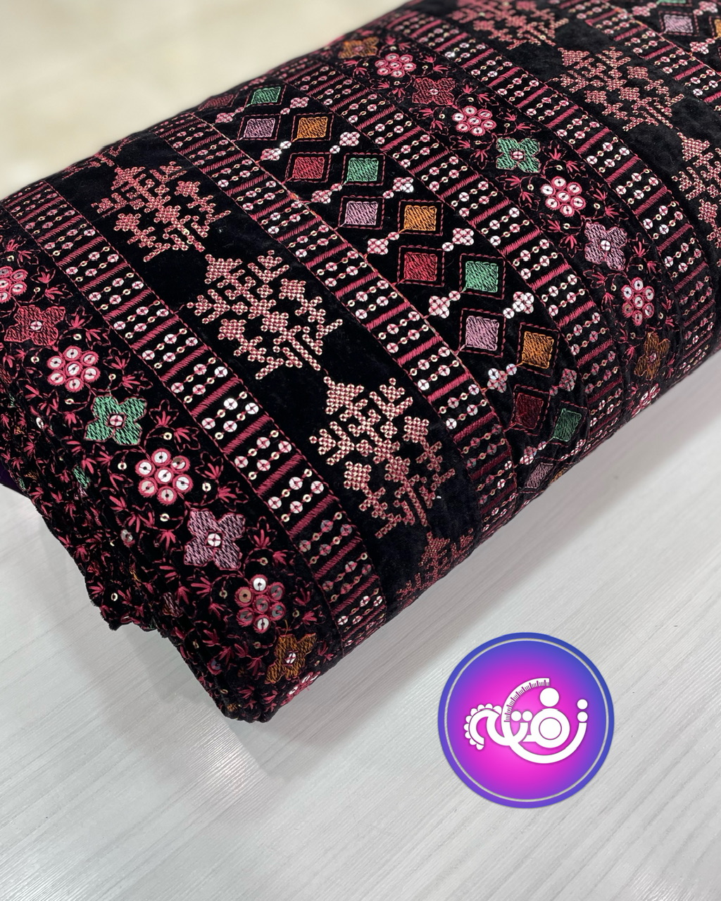 مخمل سوزن دوزی