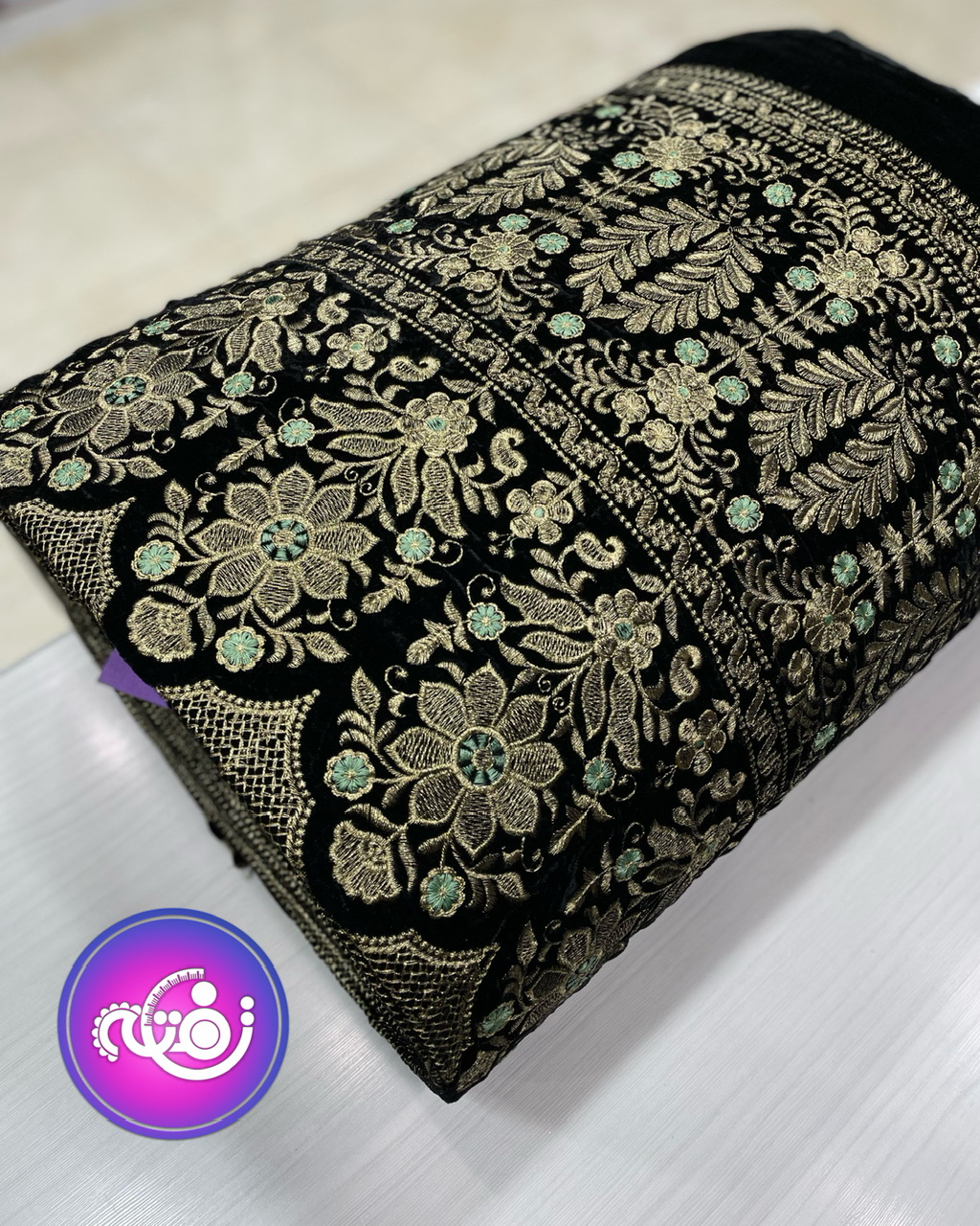 مخمل سوزن دوزی