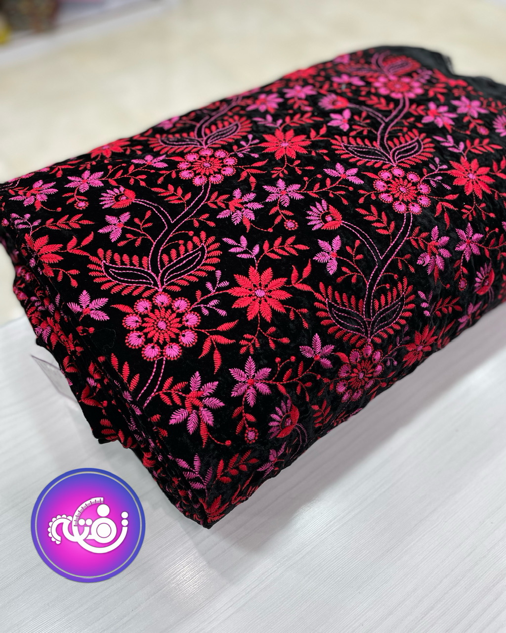 مخمل سوزن دوزی