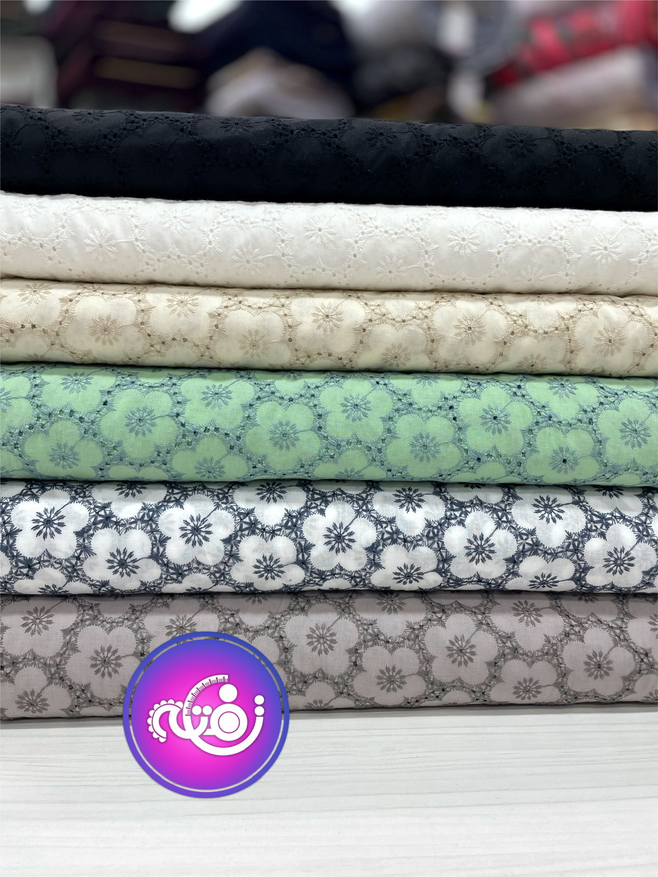 پوپلین خامه و کسمه دوزی