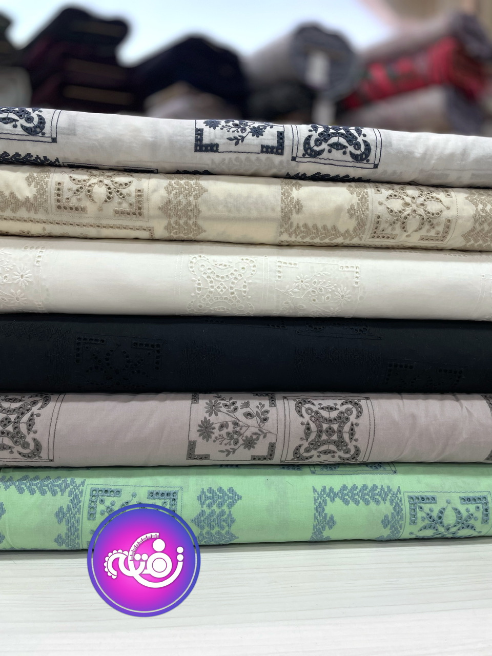 پوپلین خامه و کسمه دوزی