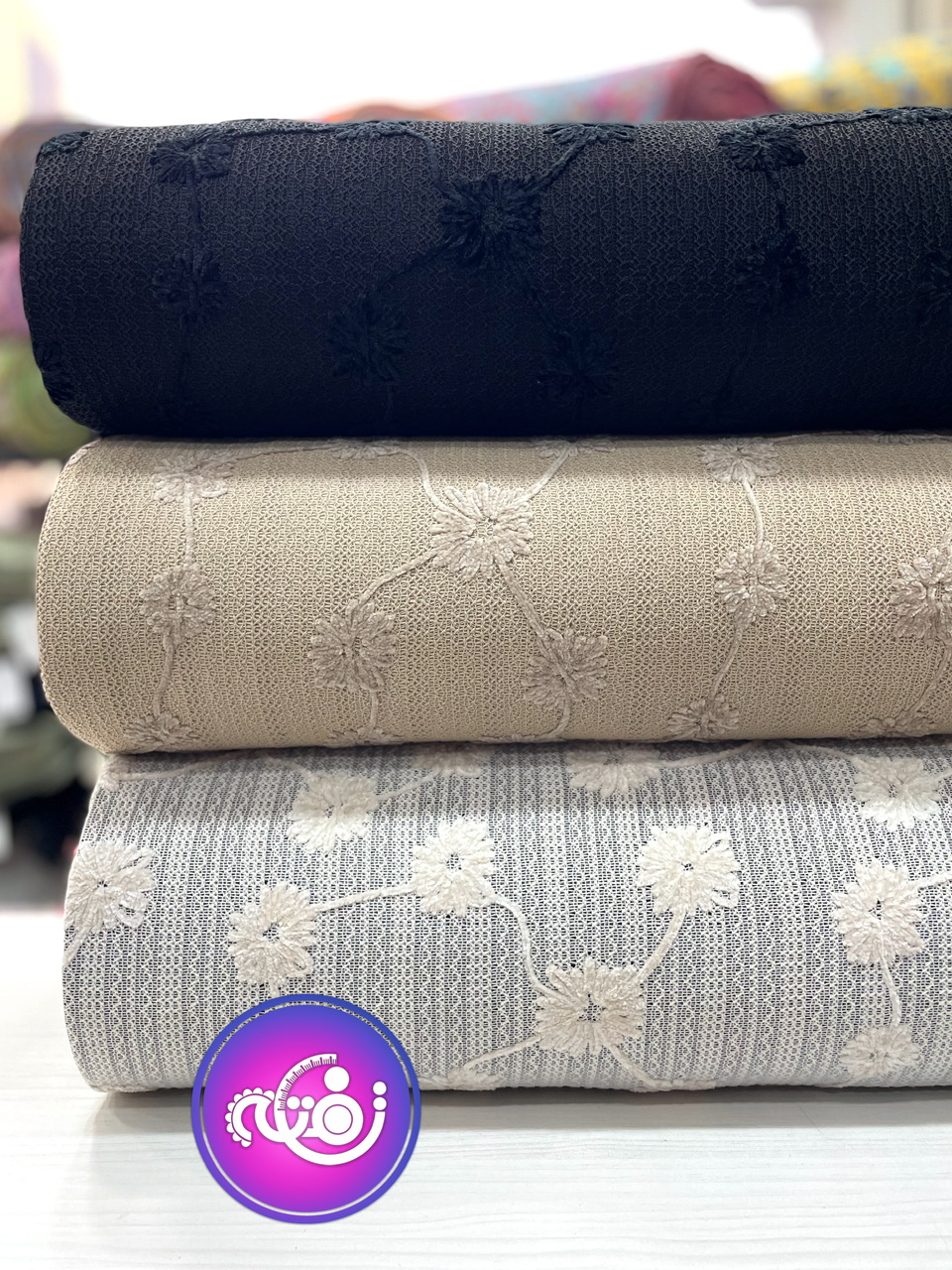 پارچه دانتل پشت موهر