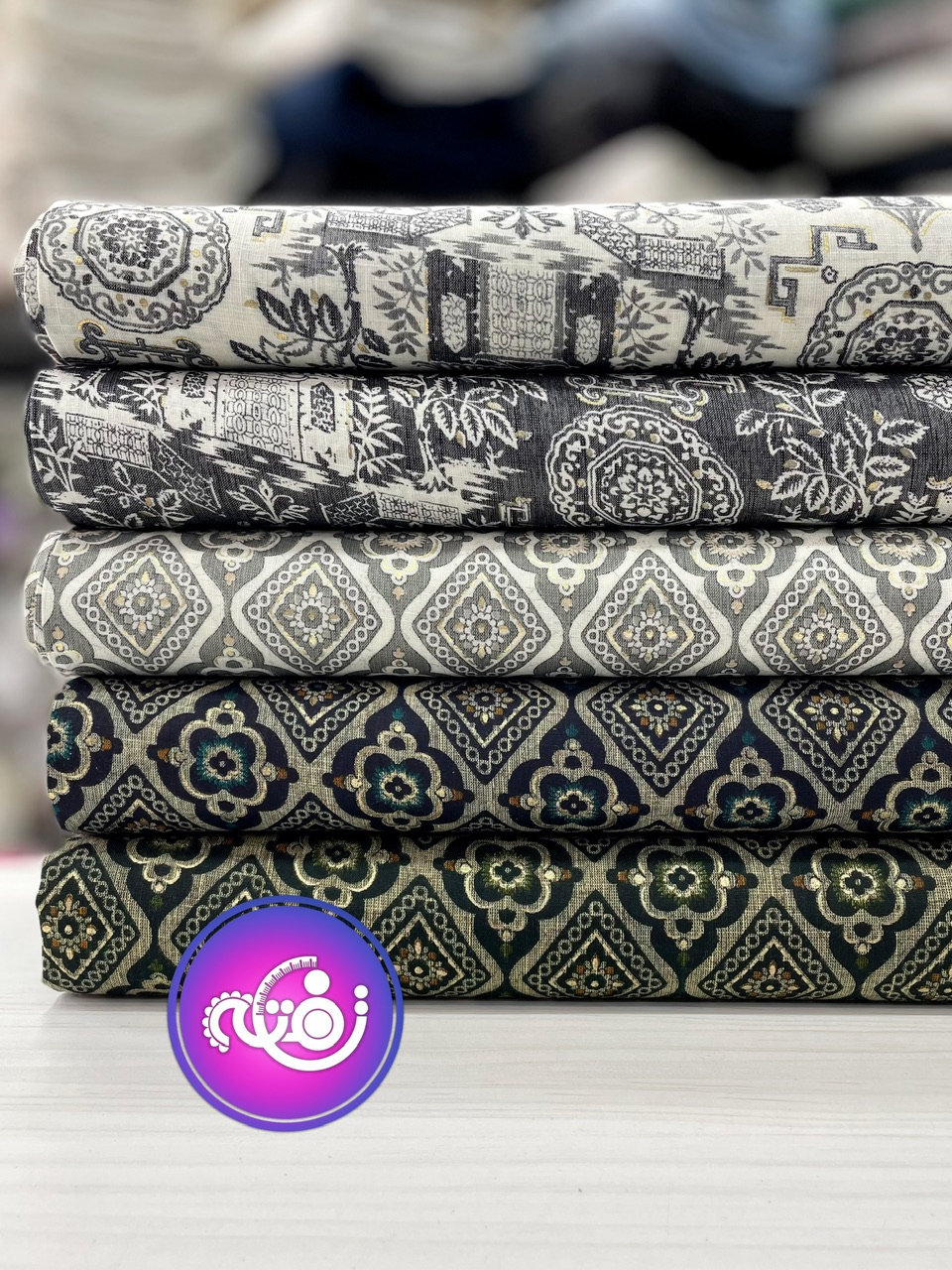 پارچه باتیک طلاکوب