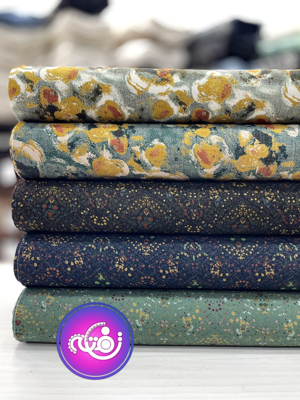 پارچه کرپ نخ طرحدار